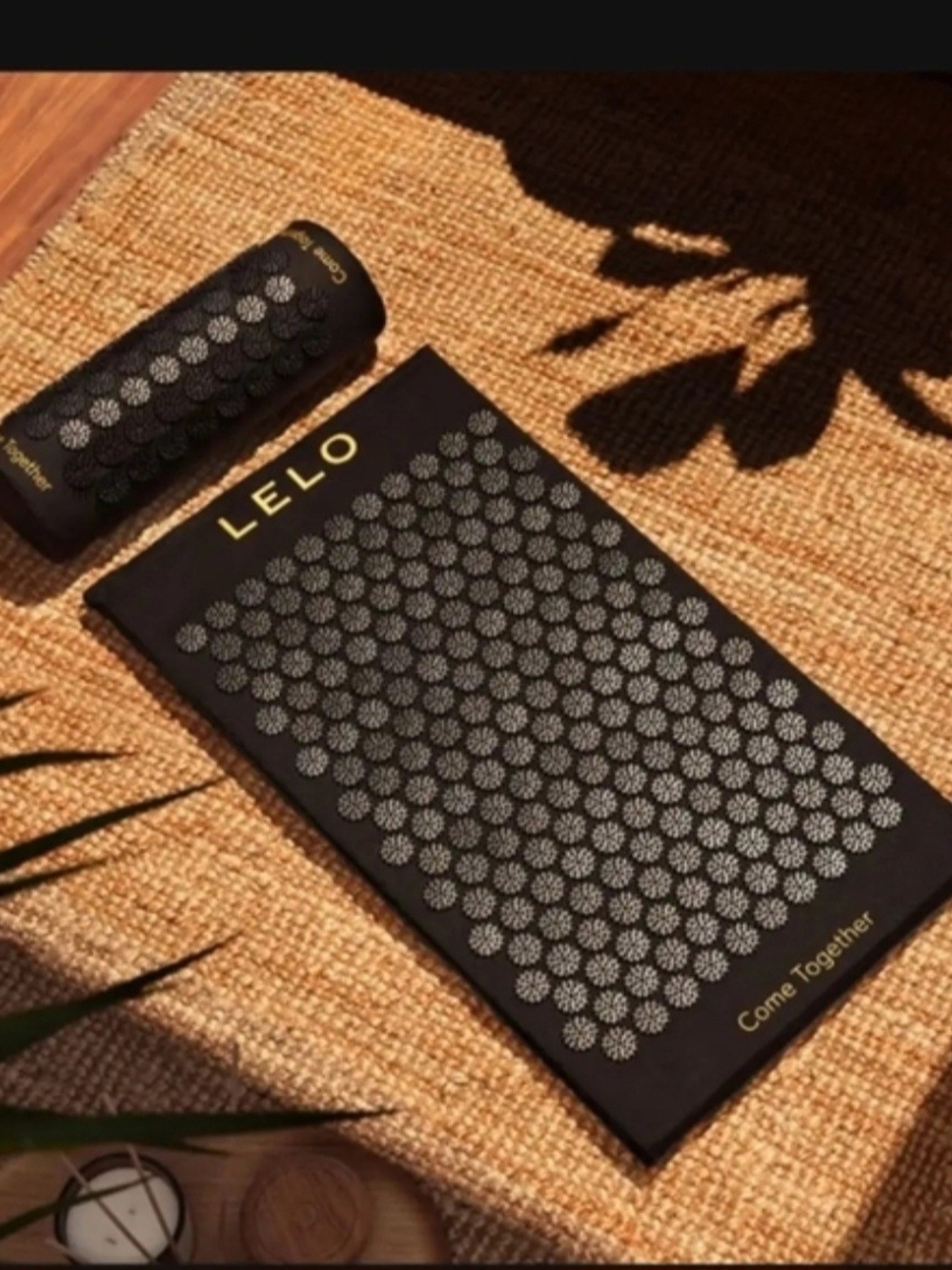 LELO Relax Body Mat Acupressure Mat & Pillow in Black Like New